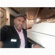 Doy clases de piano presencial y online,soy profesor nivel profesional,aparte de la música clásica abarco otros géneros cómo el JAZZ ,la salsa,son,el merengue,doy todos los estilos,y también enseño armonía jazzista contemporánea
